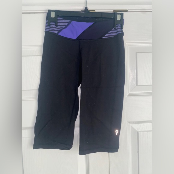 Ivivva Capri Flared Leggings - Picture 2 of 2